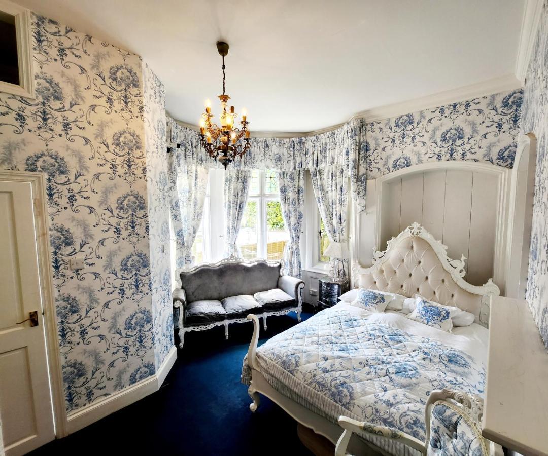 The Gothic Mansion Hotel Бристол Екстериор снимка