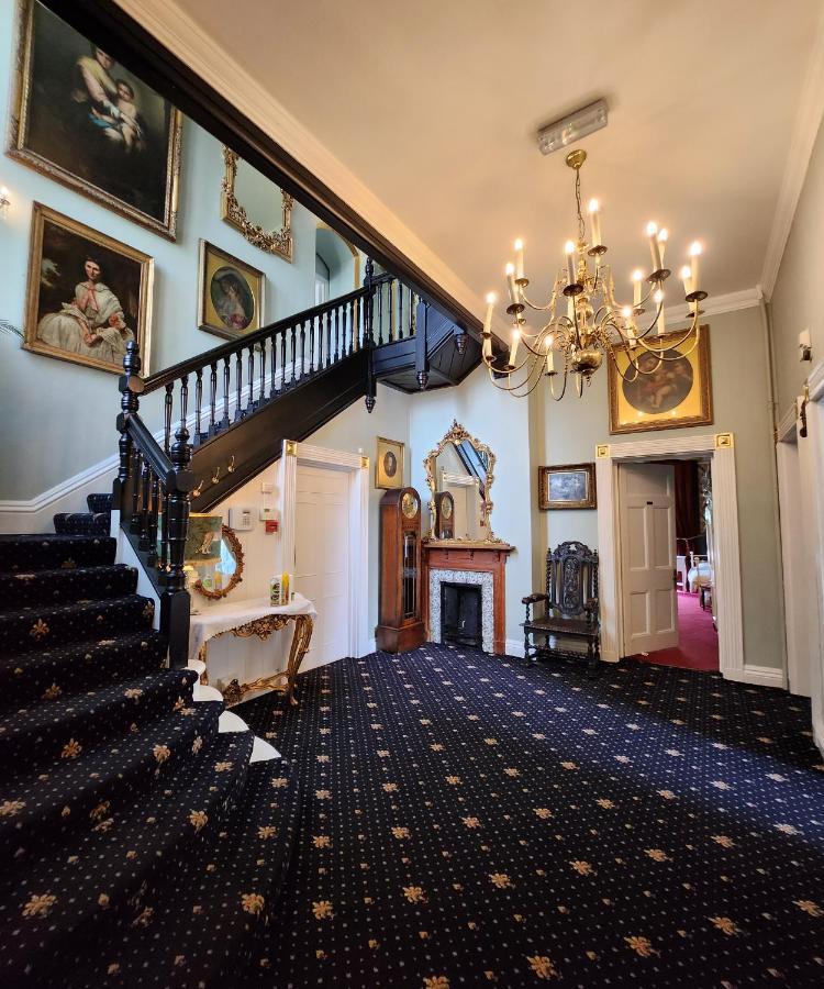 The Gothic Mansion Hotel Бристол Екстериор снимка